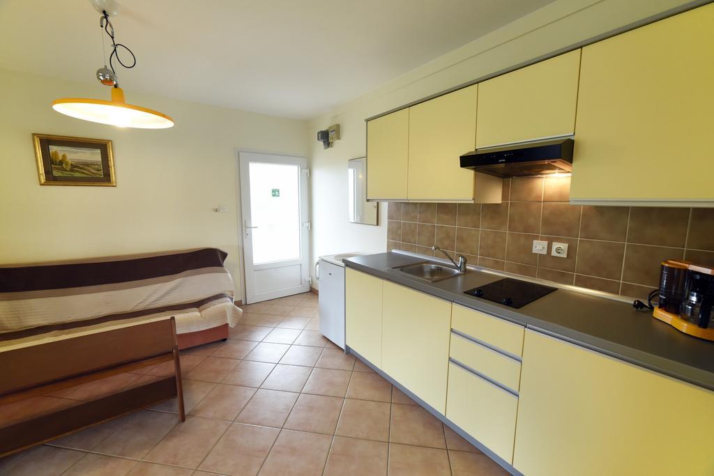 Apartments Galic Kampor Exterior foto